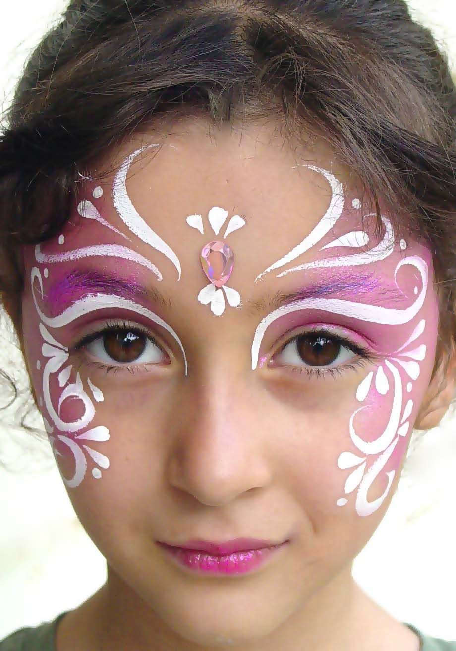 A fairy face painting